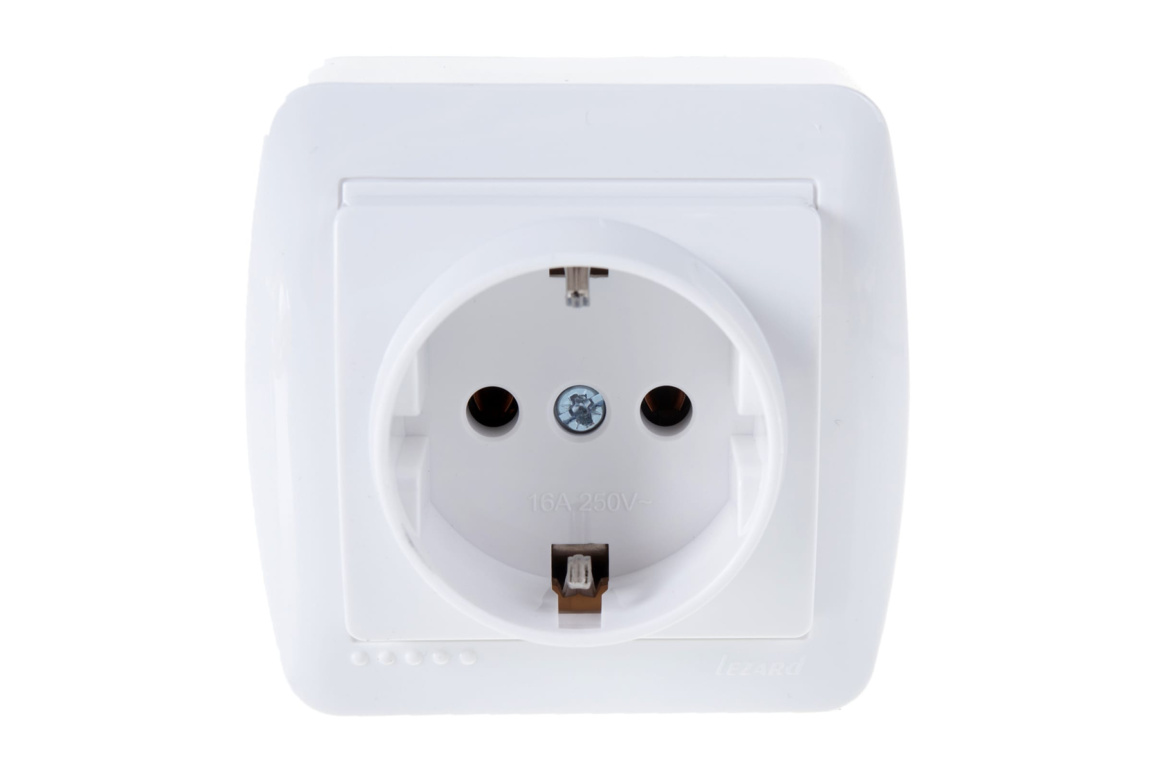 Розетка 1м с/з 16А ОП Lezard DEMET белая
