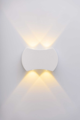 Светильник настенный F120142 SWH LED4*1W L130 W45 H85 
