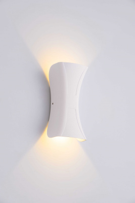 Светильник настенный F1PL-617LW WT LED 2*5W 3000K 200*120*80