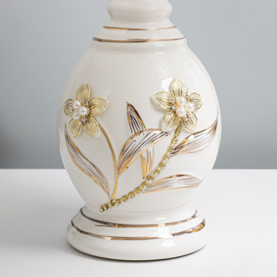 Настольный светильник 16778/1 Е14 бело-золотой 24*24*38см