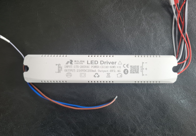 Драйвер 2,4G (40-60W)*6 для светодидных акриловых св-в F1 (210V 200mA)