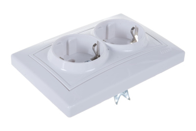 Розетка 2м. с/з Мира белая Lezard Розетка 2м. с/з Мира белая Lezard