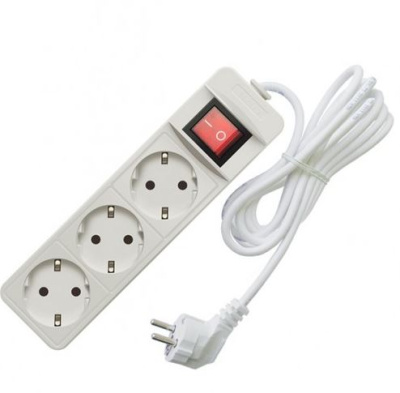 Удлинитель "Союз" ПВС 3гн., 1,5м з/к с выключателем 2200Вт